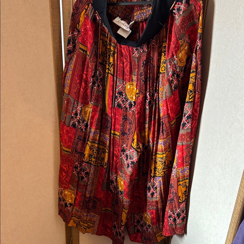 FINAL MARKDOWN Componix Vibrant Red and Gold Patterned culottes 14